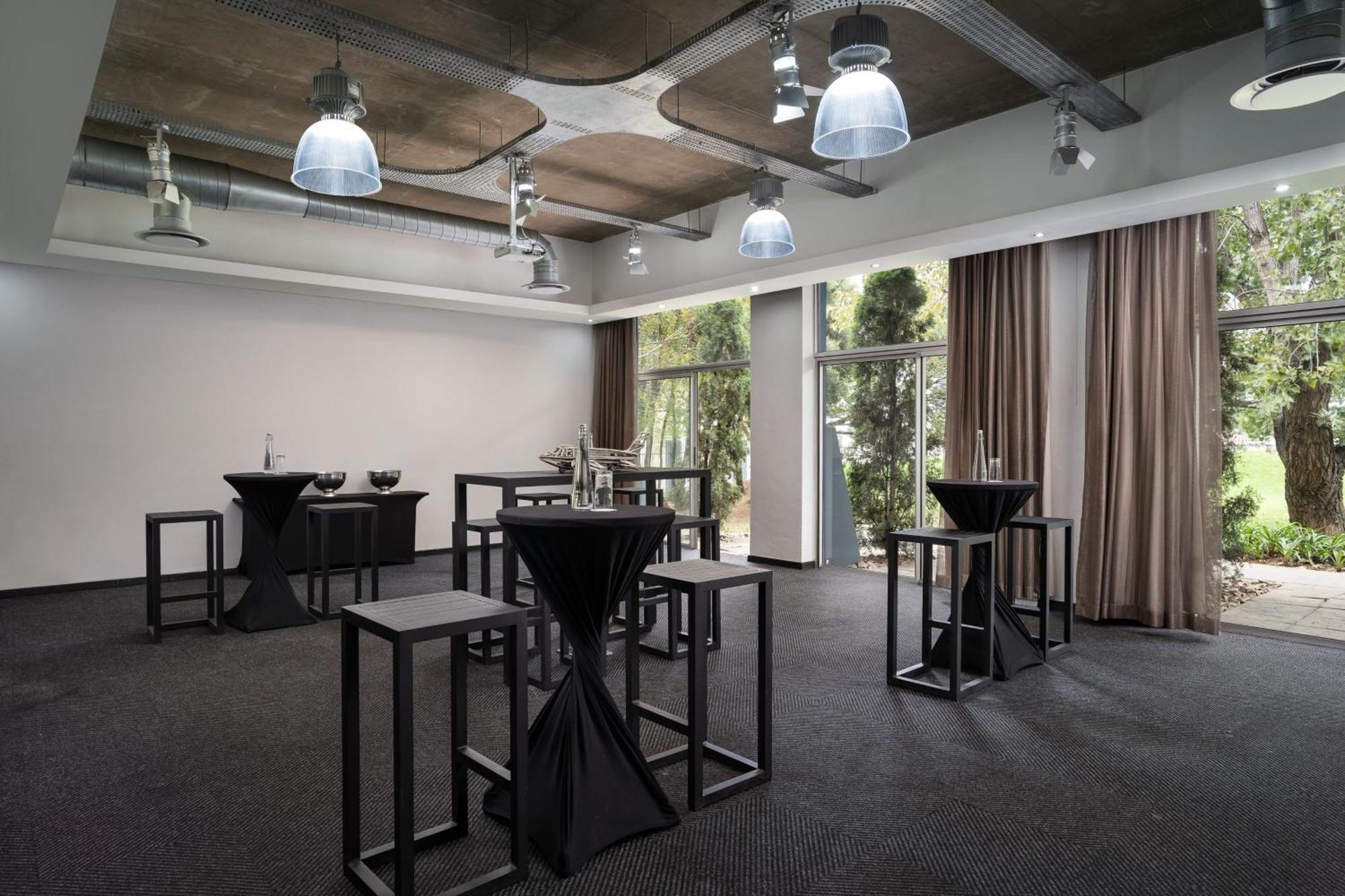 Protea Hotel By Marriott O R Tambo Airport Kempton Park Ngoại thất bức ảnh