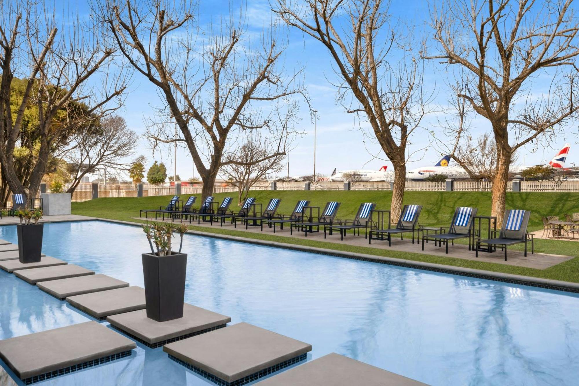 Protea Hotel By Marriott O R Tambo Airport Kempton Park Ngoại thất bức ảnh